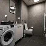 דירה Bright & Spacious - Garage & Balcony *