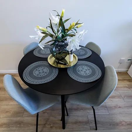 Apartman Bright & Spacious - Garage & Balcony *