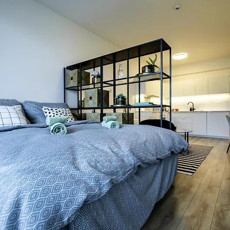 Bright & Spacious - Garage & Balcony *