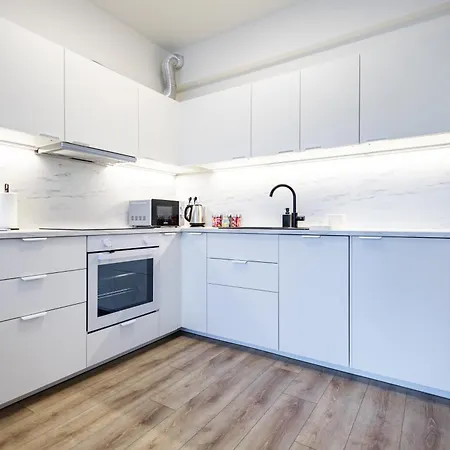 شقة Bright & Spacious - Garage & Balcony براتسيلافا