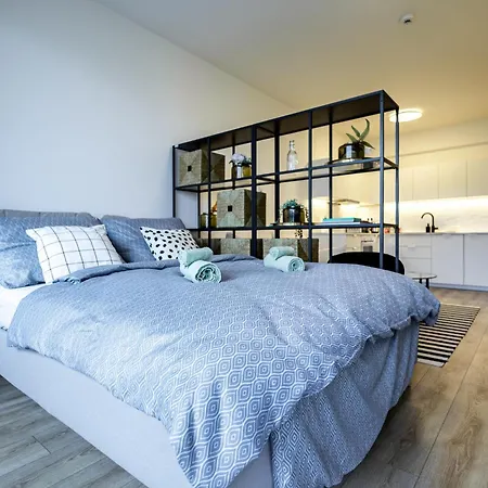 Bright & Spacious - Garage & Balcony * Bratislava