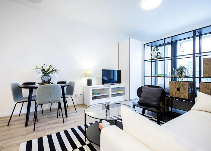 Bright & Spacious - Garage & Balcony * Bratislava