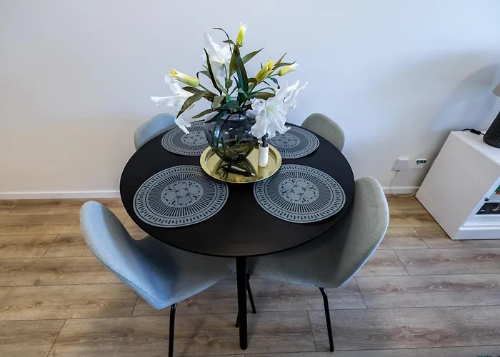 Apartman Bright & Spacious - Garage & Balcony *