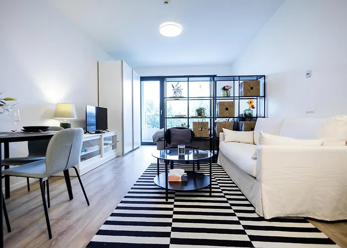 Bright & Spacious - Garage & Balcony Apartman Pozsony