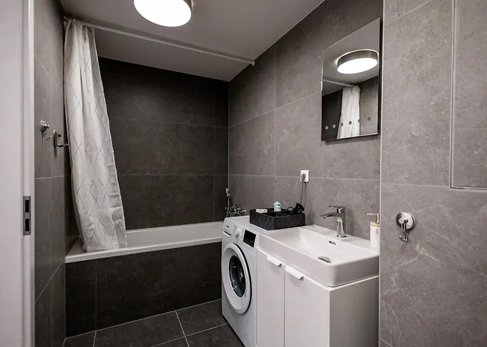 Apartman Bright & Spacious - Garage & Balcony