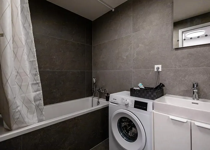 Bright & Spacious - Garage & Balcony * Pozsony