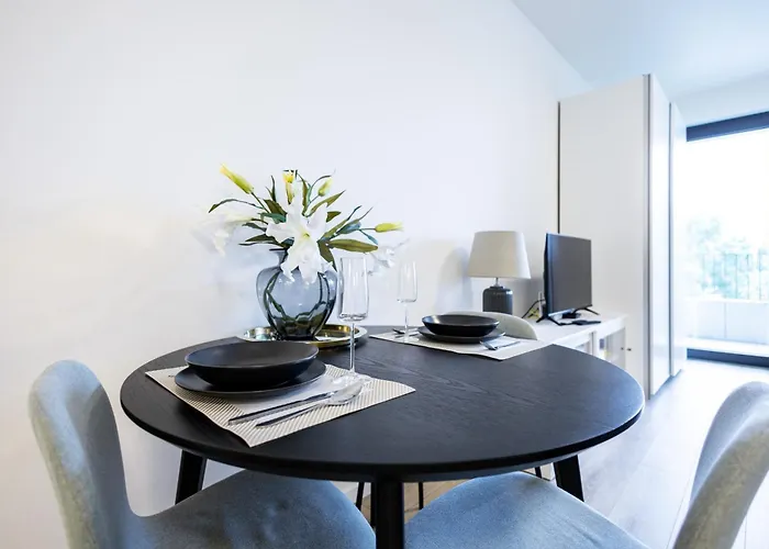 Bright & Spacious - Garage & Balcony Apartman Pozsony