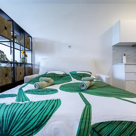 Bright & Spacious - Garage & Balcony