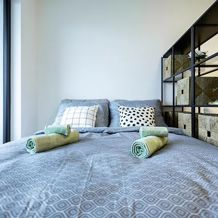 Bright & Spacious - Garage & Balcony *