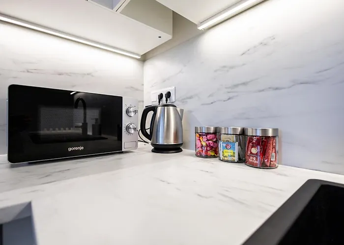 Bright & Spacious - Garage & Balcony Bratislava